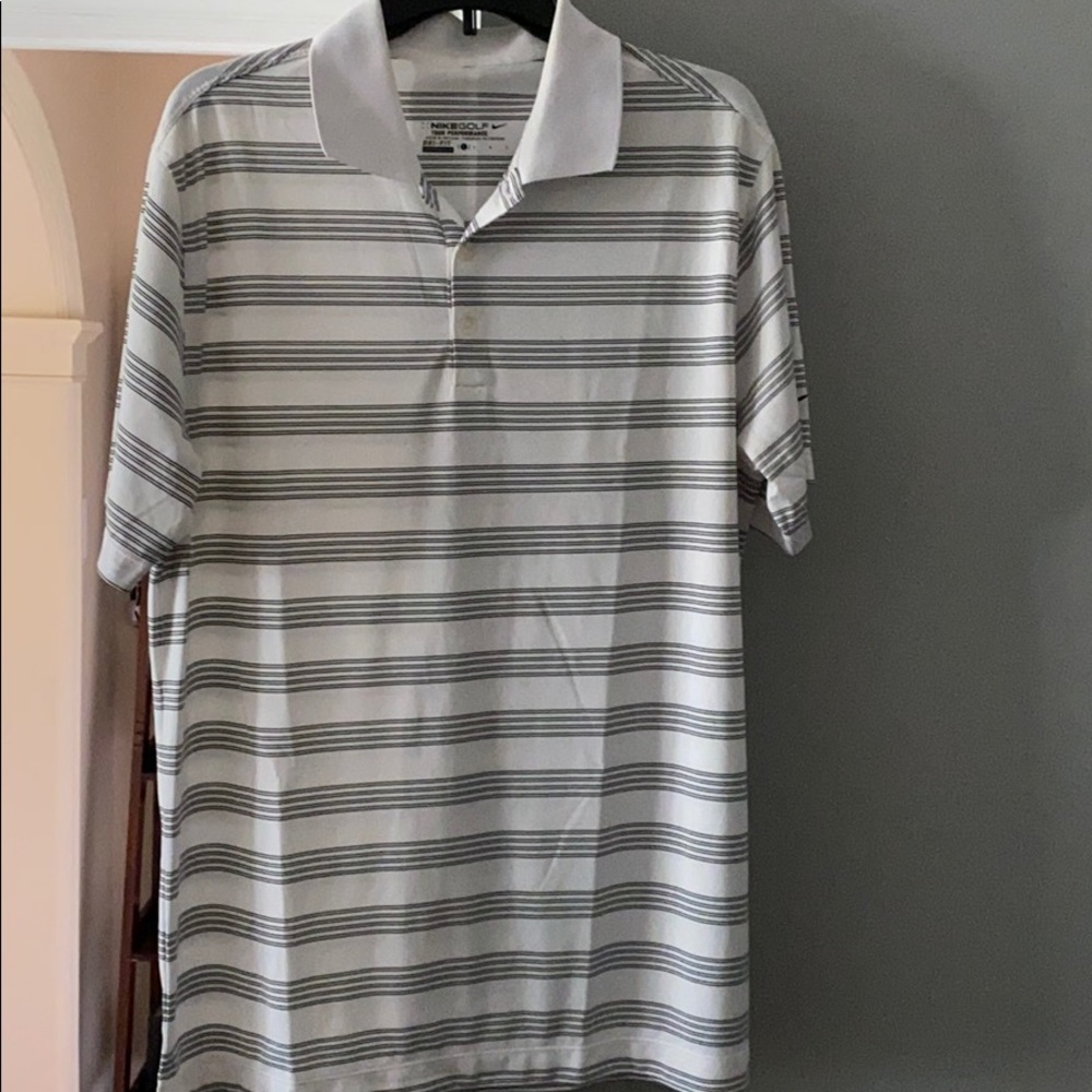 Men’s Nike golf shirt. Excellent condition.